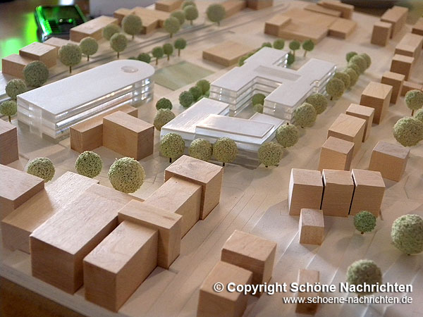 Ein Modell des geplanten Gebäudekomplexes. Foto: hjk 090715_Neubau2